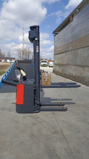 Самоходный штабелер Noblelift PS16N5500- ХИТ ПРОДАЖ!